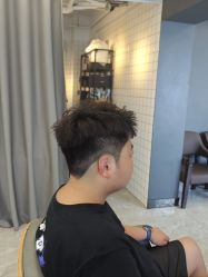 点击看大图 -藤野造型烫发染发