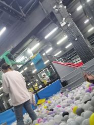 -零重力蹦床空间·滑梯·海洋球·团建(奥特莱斯店)