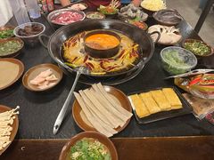 -渝井巷重庆老火锅(沈阳吉祥店)