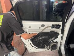 -鲨鱼皮汽车凹陷玻璃修复(静安店)
