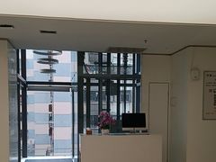 -卡罗酒店(东门晒布地铁站店)