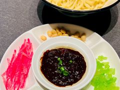 老北京炸酱面-花家八爷府(王府井·故宫店)