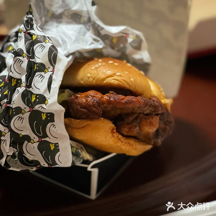 青岛｜工业暗黑先锋历史老街｜m老店📍