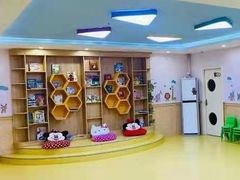 -哲学苑亲子园·早教婴儿托育·婴儿游泳(颐龙湾店)