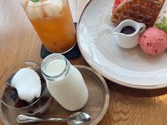 -ROAST coffee & eatery