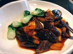 葱烧海参配乌米菌-鲁采LU STYLE(新天地店)