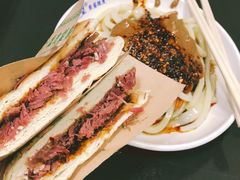 清真腊牛肉夹馍-清真盛志望麻酱酿皮·非遗老字号