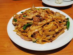 干炒牛河-頂好酒家·经典粤菜(海信广场店)
