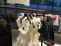 -URBAN REVIVO(上海中庚漫游城店)