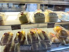 -白玉兰食品甜凤店(合生汇店)