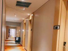 -柏曼酒店(重庆解放碑洪崖洞店)