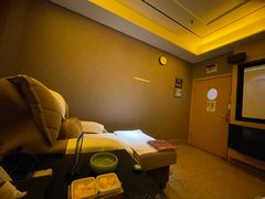 -金色印象·4k影院式足体养生(龙腾路店)
