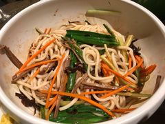 鸡丝凉米线-云海肴·汽锅鸡·云南菜(天山百盛优客店)