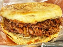 烧饼夹牛肉-老西关黄老太牛肉烧饼