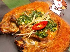 傣族香茅草烤罗非鱼-雀舞云南菜(天津天河城购物中心店)