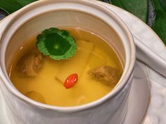 滋补天麻炖乳鸽-王府茶楼茶宴·创意菜(朝阳公园店)