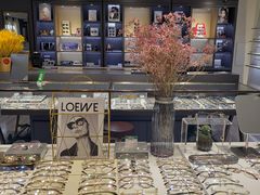 -宏宇眼镜蔡司依视路折扣店(兆佳眼镜城店)