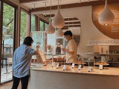 -VERIE BAKEHOUSE