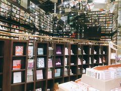 -钟书阁(群光广场店)