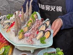 -茅草房·河畔园林火锅