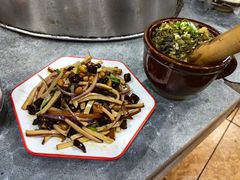 -咊记茅草棚柴火鸡(乌当店)