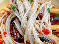 -拈签一笑黄牛肉辣卤串串