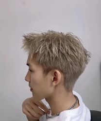 -BULB STUDIO 巴柏明星发型工作室
