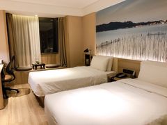 -杭州西湖湖滨银泰亚朵酒店