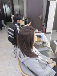 点击看大图 -藤野造型烫发染发