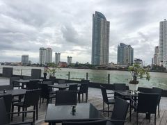 -曼谷湄南河畔华美达广场酒店