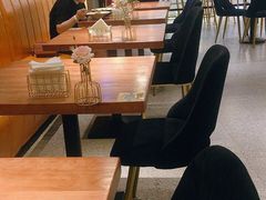 -POKEE VIA&Brunch·维娅(重庆来福士店)
