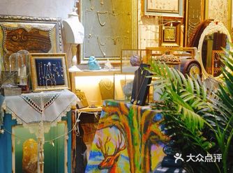 南宁探店｜农院路夜市里的奇幻vintage首饰小店