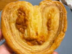 纯奶咸味中蝴蝶-上海哈尔滨食品厂(淮海中路店)