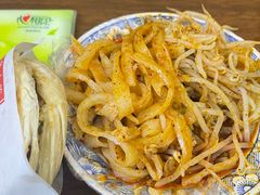 -牡丹广场薛栓子擀面皮大王