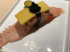 三文鱼芒果寿司-余欢领鲜火锅(新街口店)