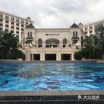 皇冠假日的行政海景房和亚特兰蒂斯的海景房是相当可比的