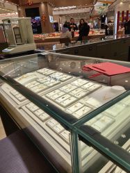 -周大福CHOW TAI FOOK(宝山苏宁易购店)