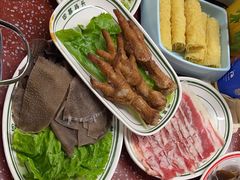 -四囍码头海鲜烧烤自助火锅(外滩南京东路悦荟广场店)