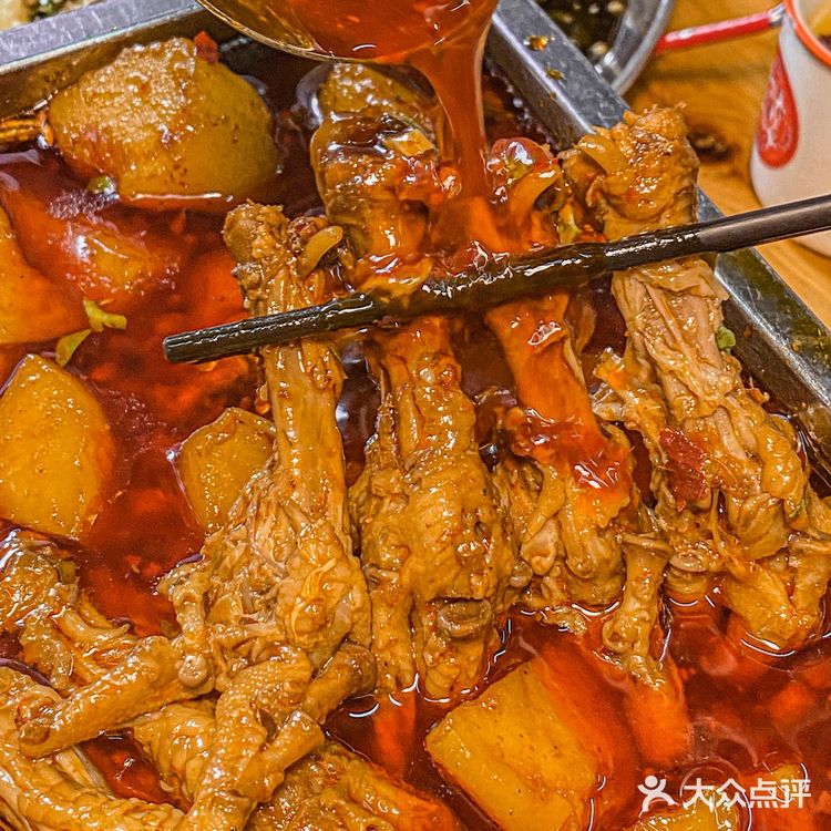 为了这盘夺命鸭脑壳！我愿意永远留在重庆！