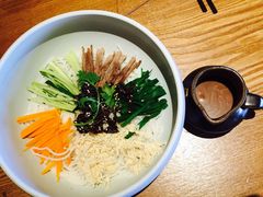 -云海肴·汽锅鸡·云南菜(天山百盛优客店)