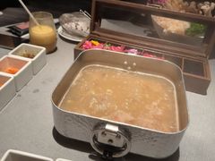 -左庭右院鲜牛肉火锅黑金店(陆家嘴中心店)