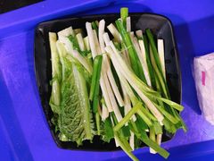 -小辣椒火盆烧烤(温泉南街店)