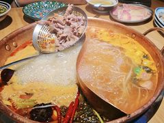 -洱火云南酸菜牛肉火锅(石景山当代商城店)