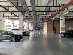 -虹桥火车站-停车场