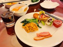 -深圳富苑皇冠假日套房酒店