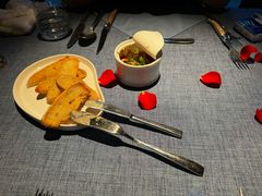 -弦月窗LUNETTE BY AMANDA(复兴路店)