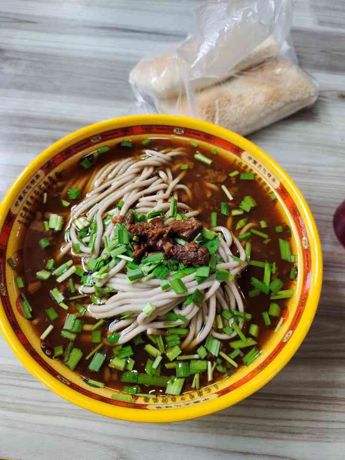 饸l饹味道正宗,其它小菜味正.