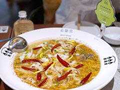 老坛酸菜鲈鱼-渔语鱼新川菜Bistro(万象天地店)