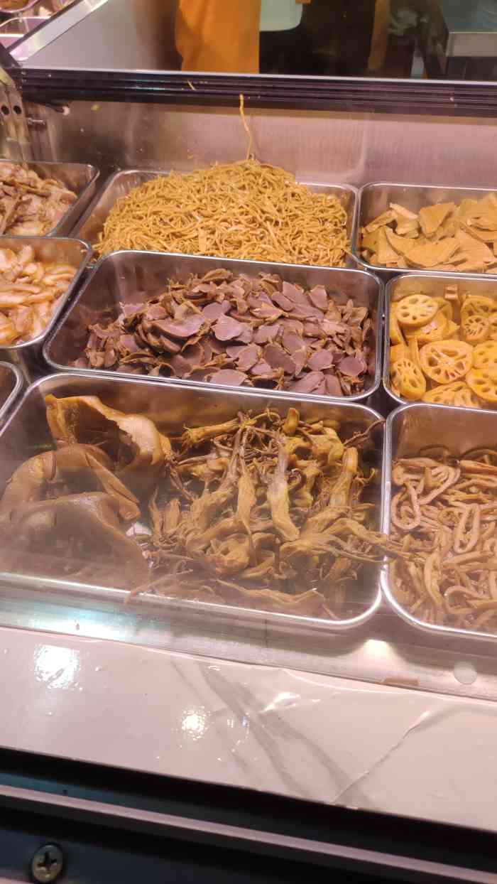 茅溪菜(金渝大道总店"朋友带来的,他说它们家的卤菜是他在全重庆.