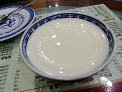 -赵记传承特色牛奶甜品(泉城广场店)
